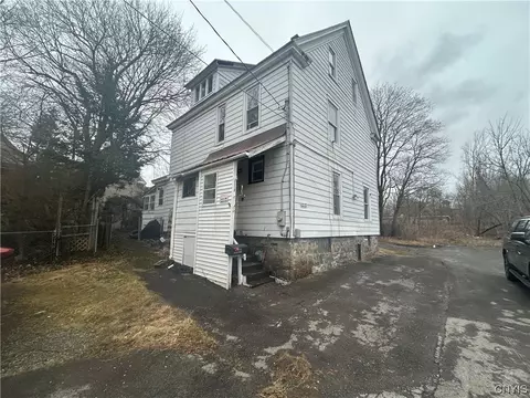 9 Noyes St, Utica, NY 13502