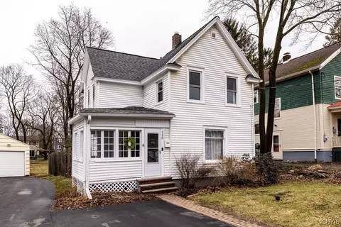 110 Green St, Fayetteville, NY 13066