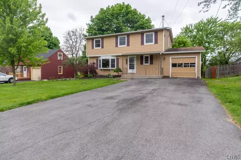 403 Vanida Dr, Camillus, NY 13031