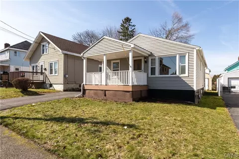365 Medford Rd, Salina, NY 13208