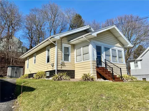 412 Center St, Geddes, NY 13209