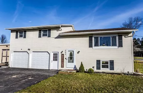 302 Hickory Ln, Central Square, NY 13036