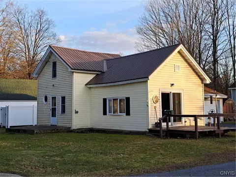 4 Elden St, Camden, NY 13316