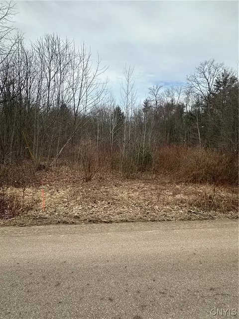 000 Flood Dr, Volney, NY 13069