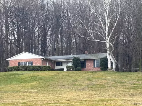 5700 Fikes Rd, Memphis, NY 13112