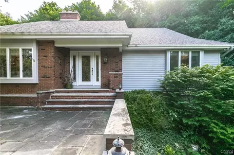 6205 Turnwood Dr, Jamesville, NY 13078