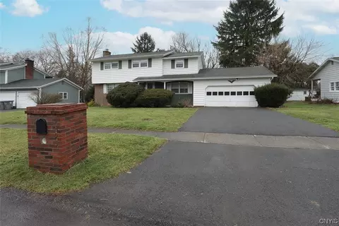 4891 Northgate Dr, Manlius, NY 13104