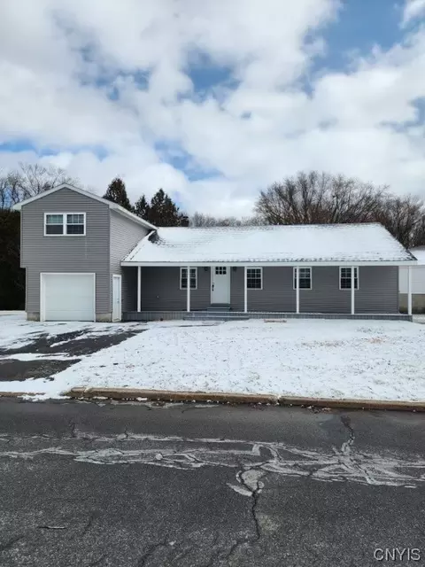 909 Oakwood St, Rome, NY 13440