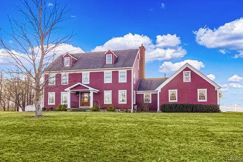 4340 Hawthorne Dr, Vernon, NY 13476