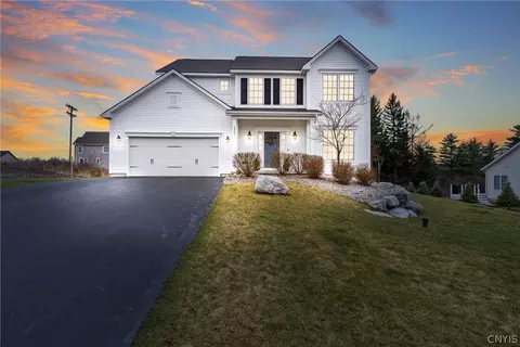 4441 Southwood Heights Dr, Onondaga, NY 13078