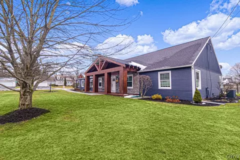 3 Old Willow Rd, New Hartford, NY 13413