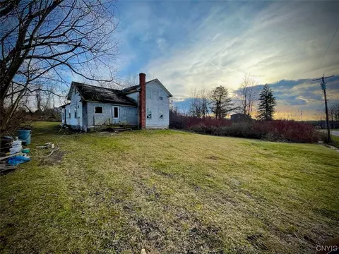 1027 County Route 20, Oswego, NY 13126