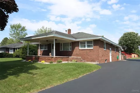 4851 W Taft Rd, Clay, NY 13088