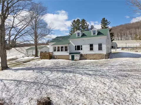 805 Pleasant Valley Rd, Waterville, NY 13480