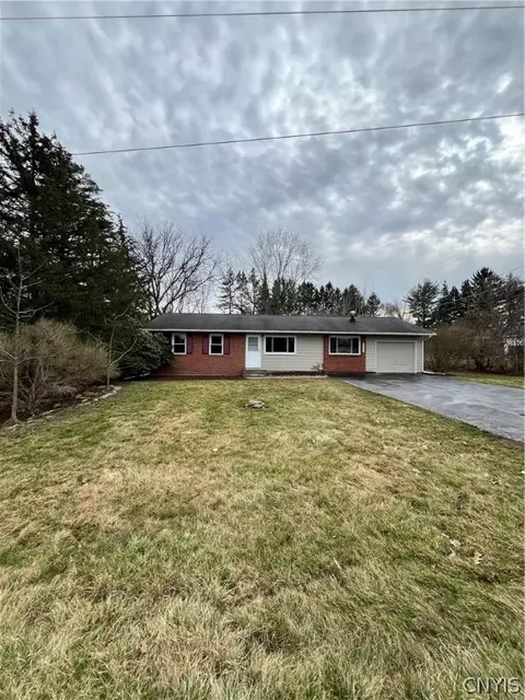 2856 Cold Springs Rd, Lysander, NY 13027