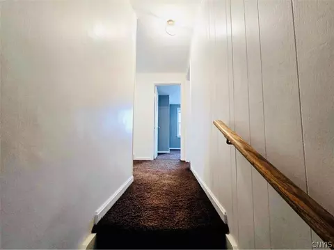 Entry Way - 246 Oakley Dr E, Syracuse, NY 13205 photo 1 of 2