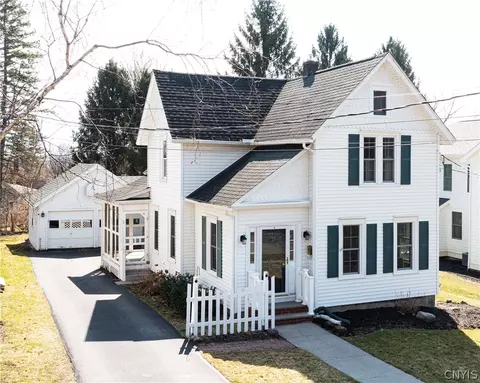 5 W Austin St, Skaneateles, NY 13152