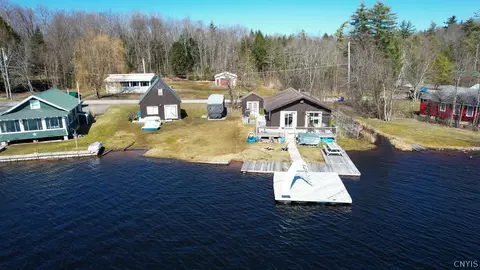 25 Sandy Point Dr, Amboy, NY 13028