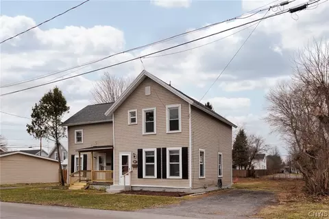 811 Lawrence St, Watertown, NY 13601