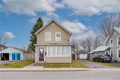 315 Vanduzee St, Watertown, NY 13601