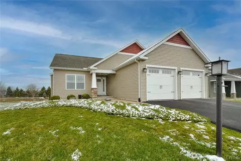 3865 Hallston Dr, Clay, NY 13090
