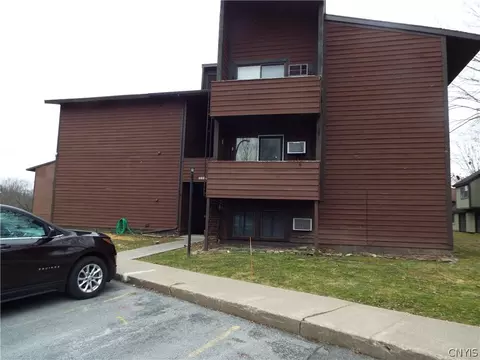 693 Idlewood Blvd, Van Buren, NY 13027