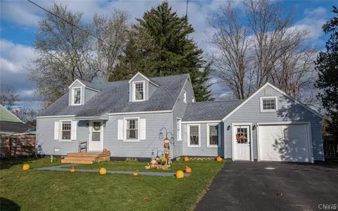 8330 Turin Rd, Rome, NY 13440