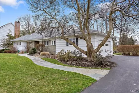 40 Marvelle Rd, Fayetteville, NY 13066 photo 2
