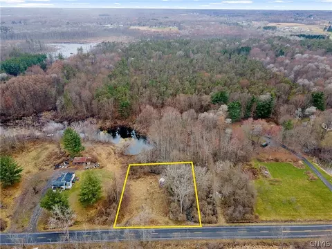 9121 Smokey Hollow Rd, Lysander, NY 13027