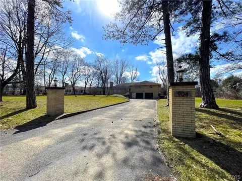 904 Parkway E, Utica, NY 13501