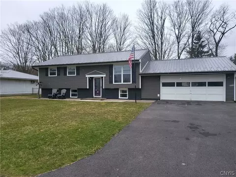 812 S Lamont Dr, Cortlandville, NY 13045