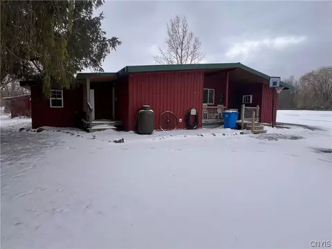 4538 Elizabeth St, Smithfield, NY 13408