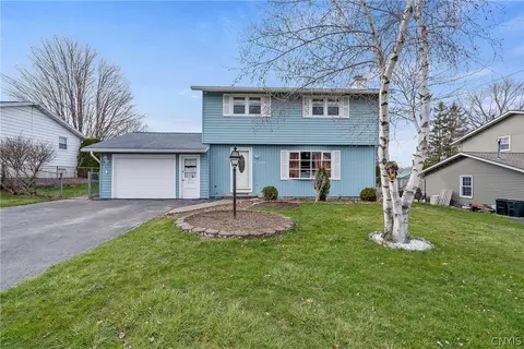 117 Lueck Ln, Salina, NY 13088