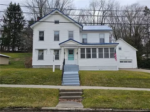 12 Academy St, Marathon, NY 13803