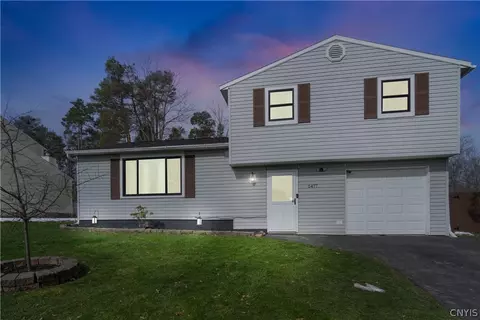 5477 Fortuna Pkwy, Clay, NY 13041
