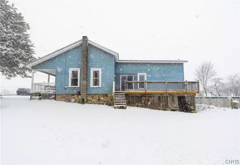 4181 Valentine Rd, Niles, NY 13118