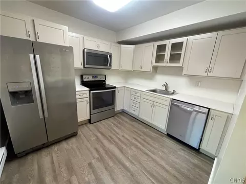 9 Hudson Pl, Ithaca, NY 14850 photo 2