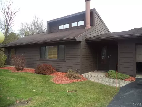 800 Fairway Cir, Van Buren, NY 13027