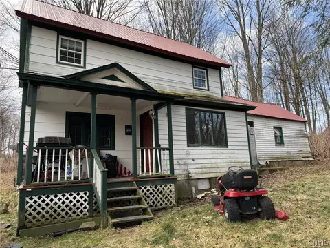 35 Preston St, Camden, NY 13316