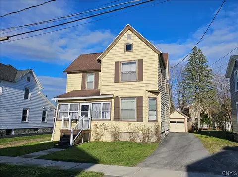 8 Van Patten St, Auburn, NY 13021