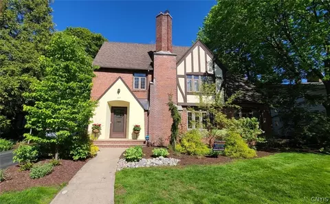 264 Brattle Rd, Syracuse, NY 13203