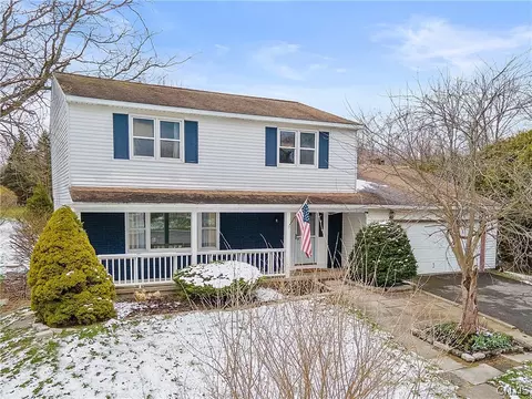 7523 Melanie Cir, Syracuse, NY 13212