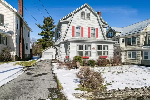 115 Twin Hills Dr, Syracuse, NY 13207