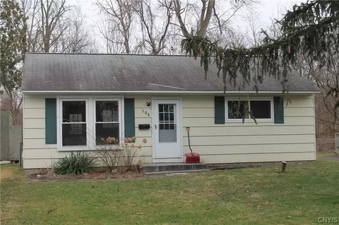 104 Sims Pl, Fayetteville, NY 13066