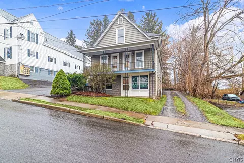 6 Stanislaus St, Whitestown, NY 13417