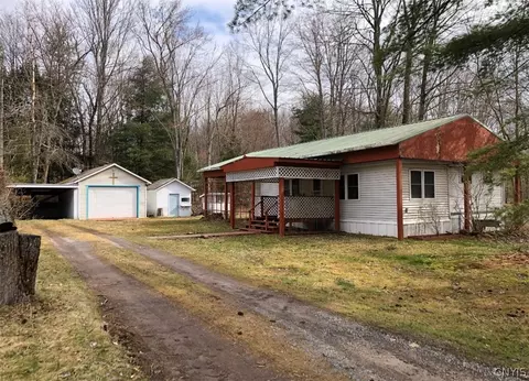 62 Wilson Rd, Central Square, NY 13036