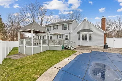 Exterior - 7660 Doubletree Cir, Syracuse, NY 13212 photo 8 of 10