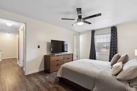 Bedroom - 7660 Doubletree Cir, Syracuse, NY 13212 photo 4 of 8