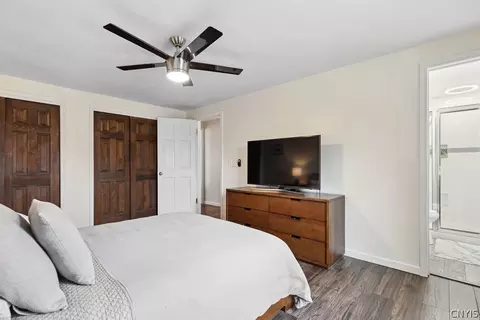 Bedroom - 7660 Doubletree Cir, Syracuse, NY 13212 photo 5 of 8