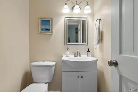 Bath - 7660 Doubletree Cir, Syracuse, NY 13212 photo 1 of 5